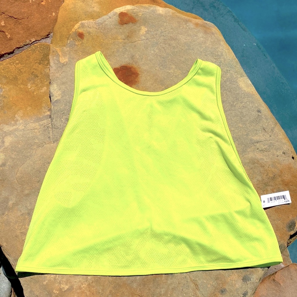 NWT Athletic Crop Top